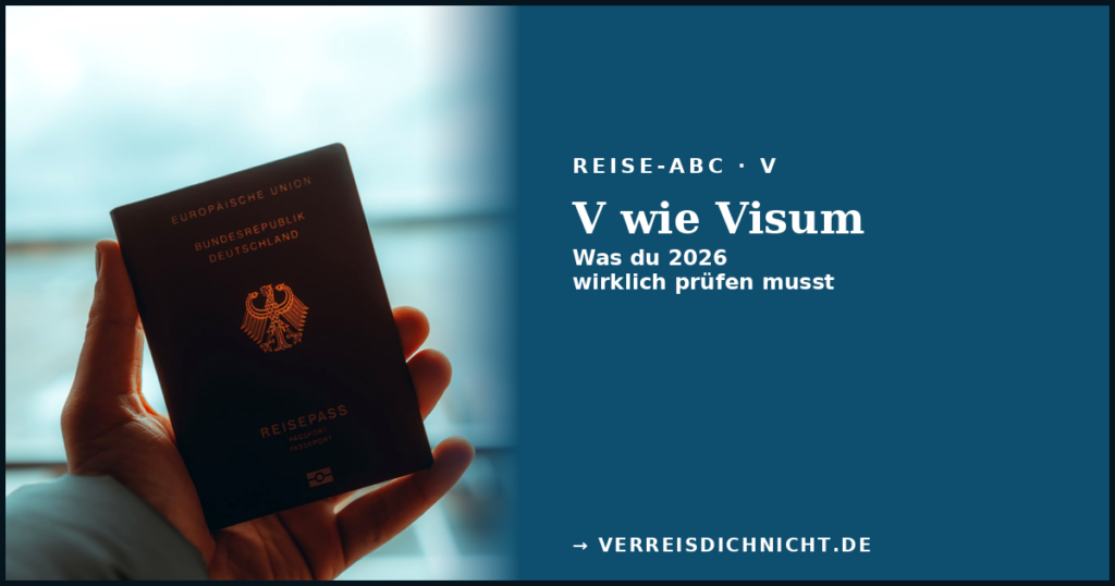 Visumfrei ETA Pflicht – Hand hält deutschen Reisepass am Flughafen