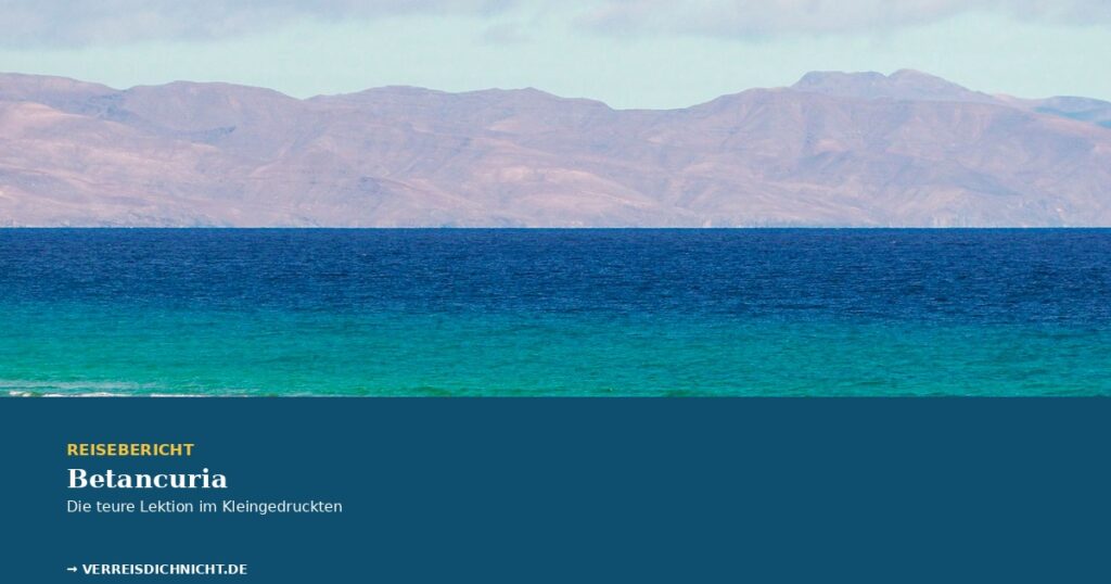 Betancuria Restaurant Falle – türkisfarbenes Meer und Sandbank vor Fuerteventura mit Bergkulisse
