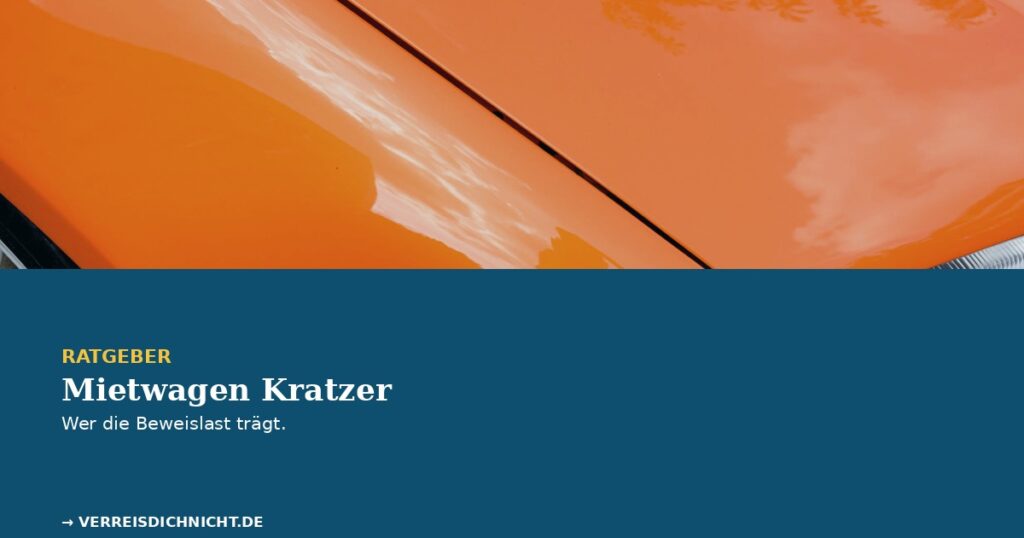 Mietwagen Kratzer Beweislast – Nahaufnahme der Lackfläche und Motorhaube eines Fahrzeugs
